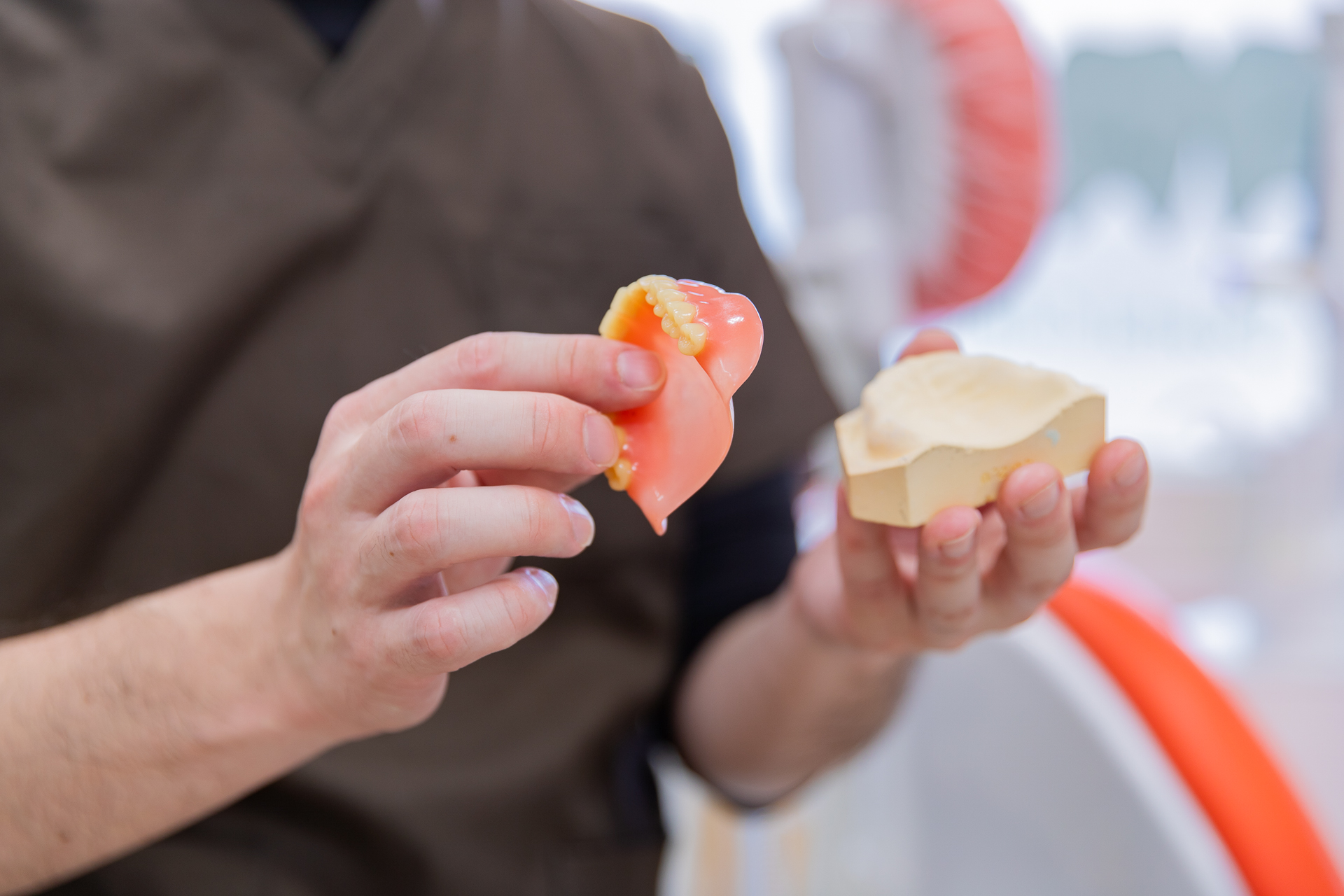 入れ歯が外れる原因